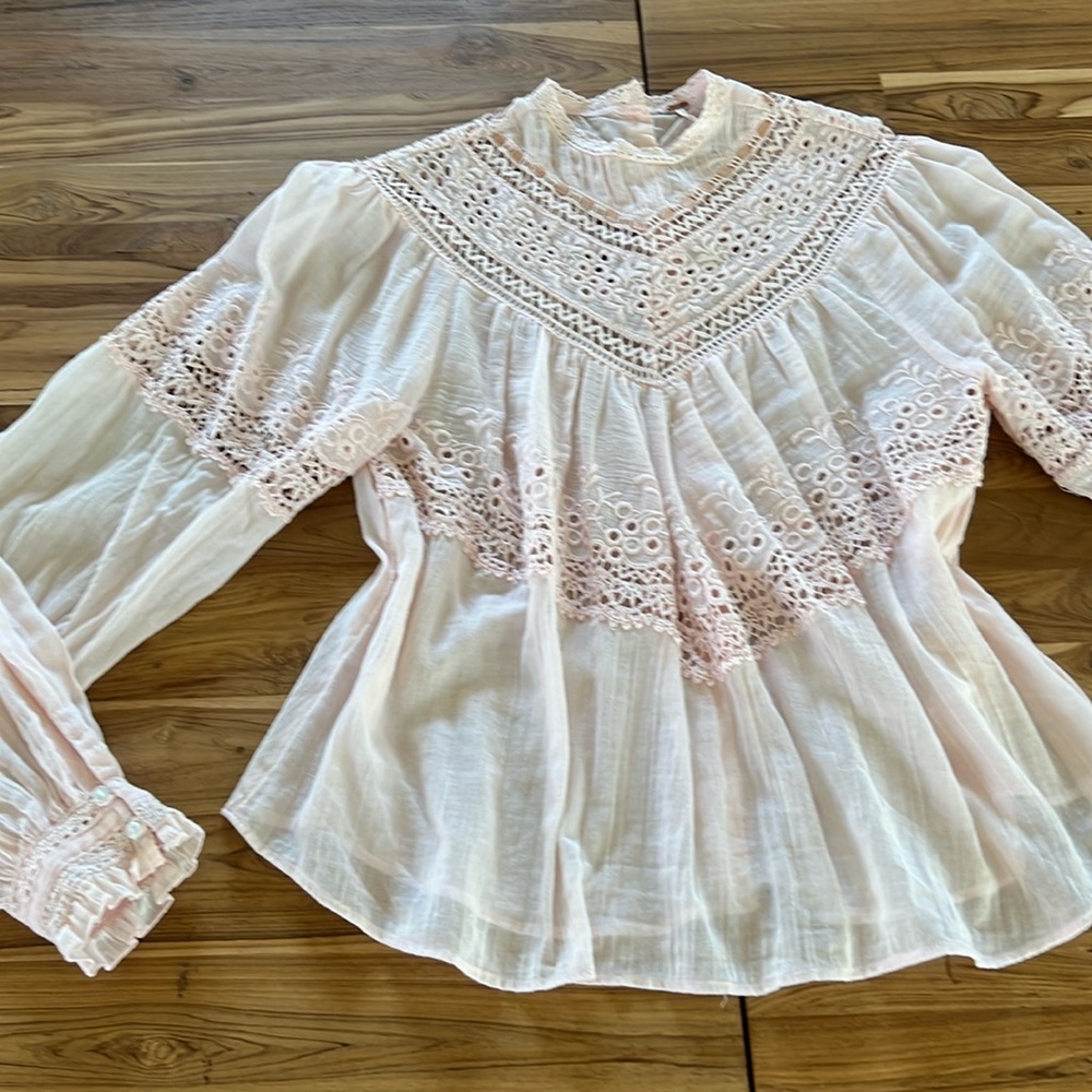 Free People peasant blouse, eyelet detail,button back. Size S. Great condition